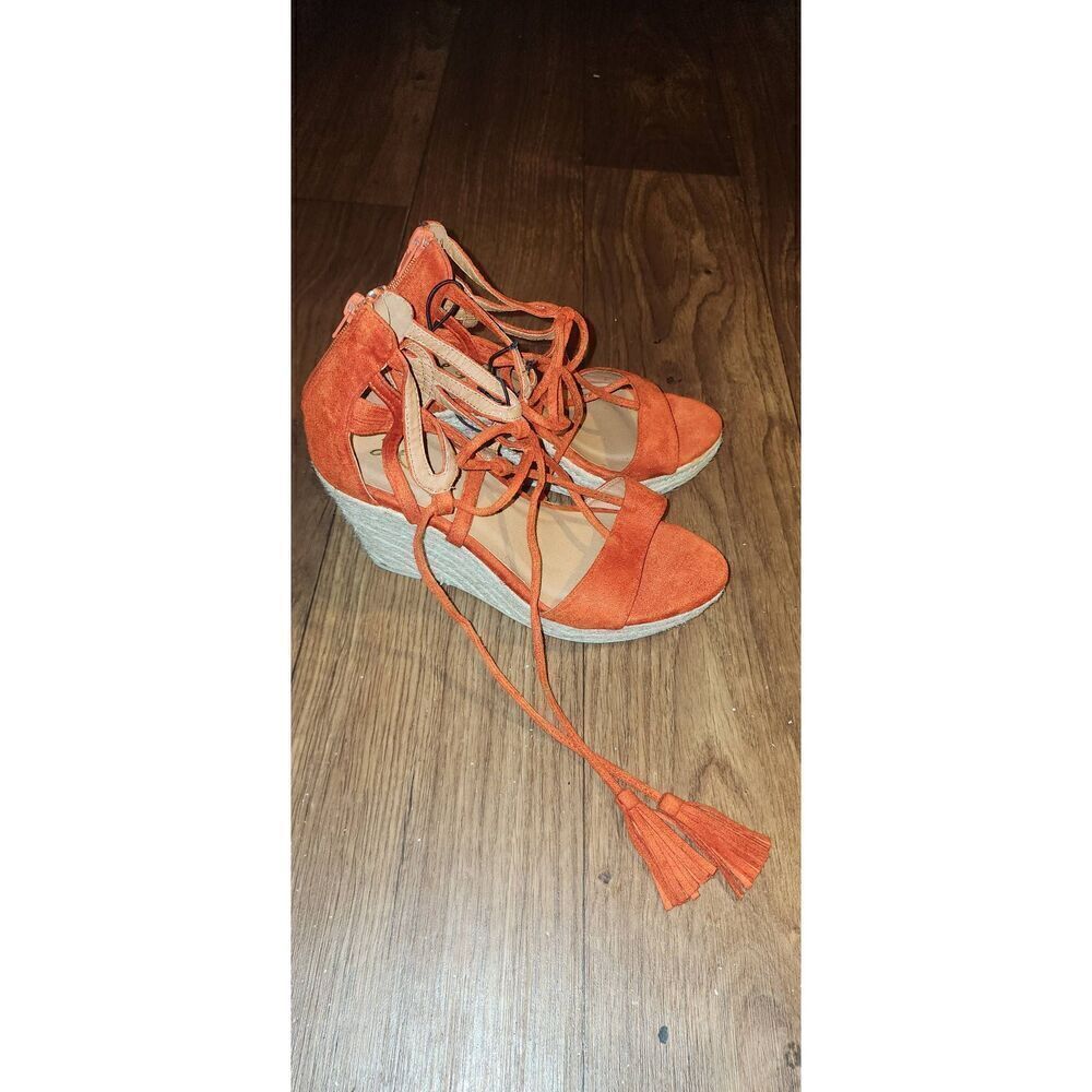 HOOKED ORANGE SANDALS - Picture 5 of 5